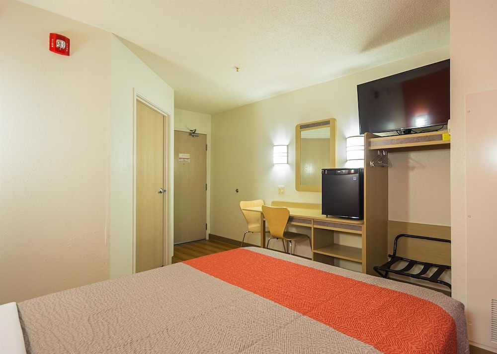 Motel6 Whitby ON - Toronto East 20/41