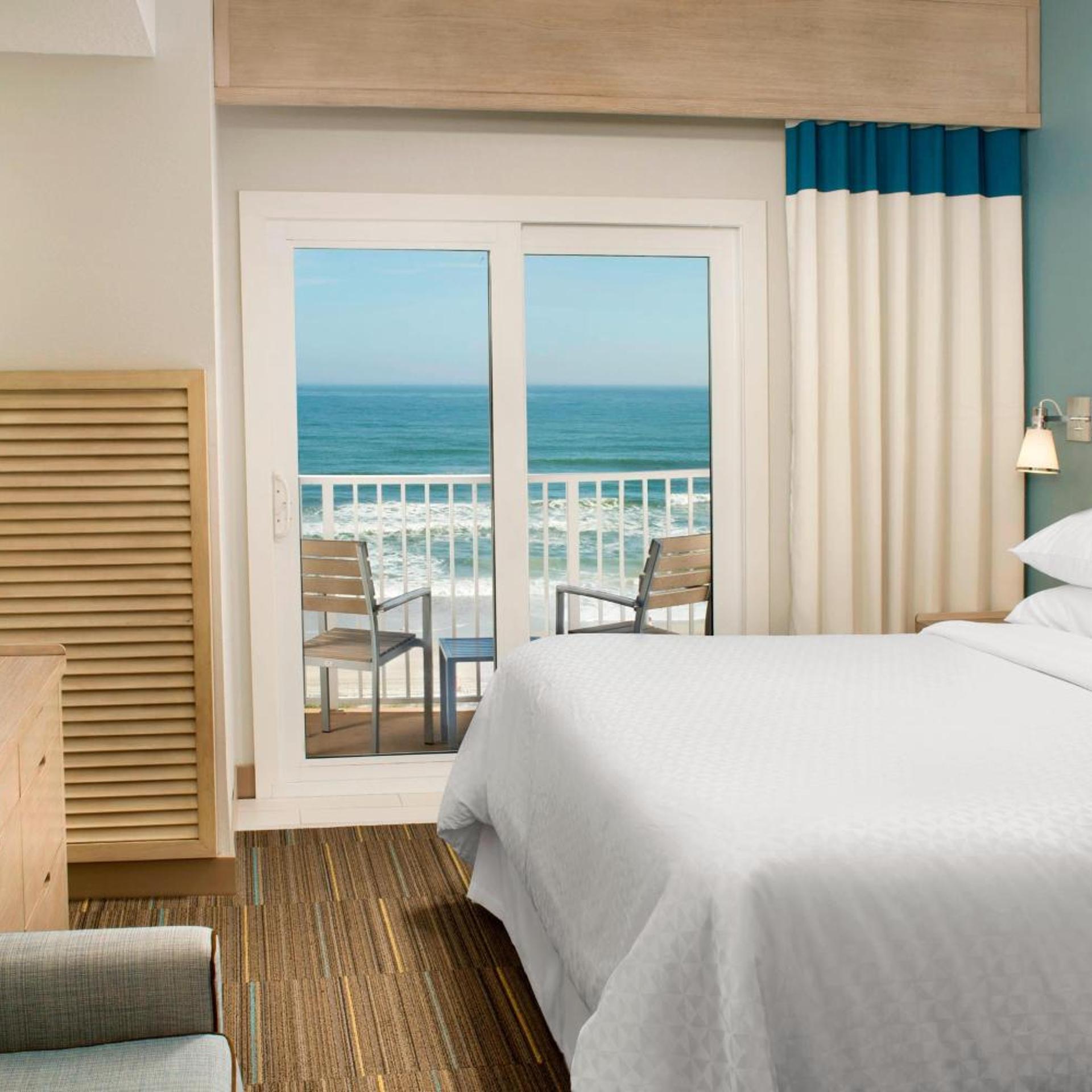 Executive, Suite, King Bed, Ocean Front, Sofa, Jetted Tub