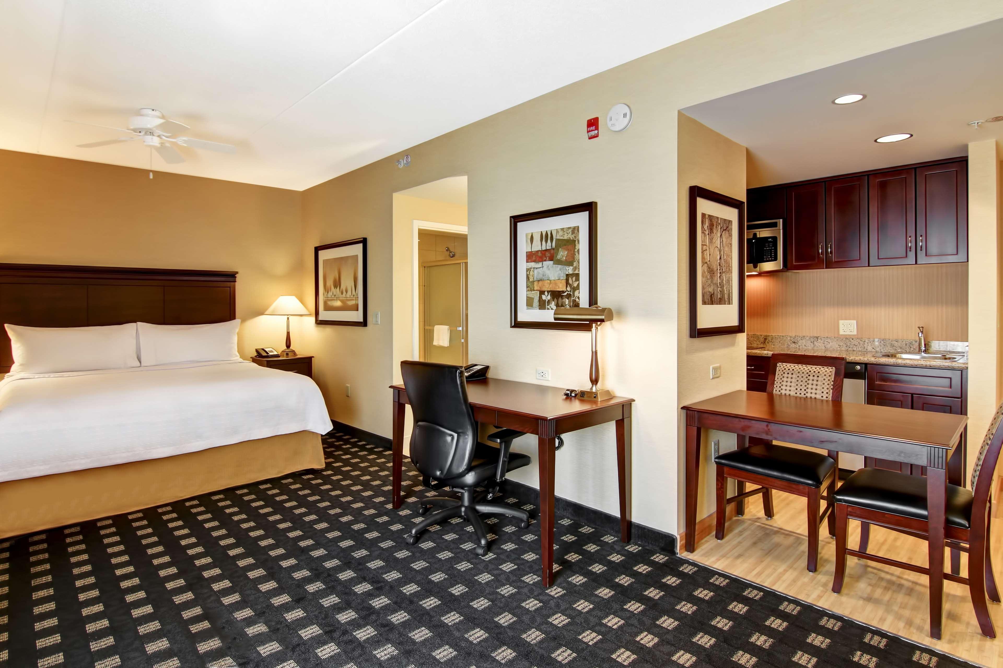 DELUXE, STUDIO, SUITE, KING BED