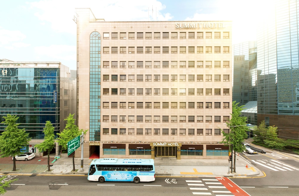 The Summit Hotel Seoul 8/50