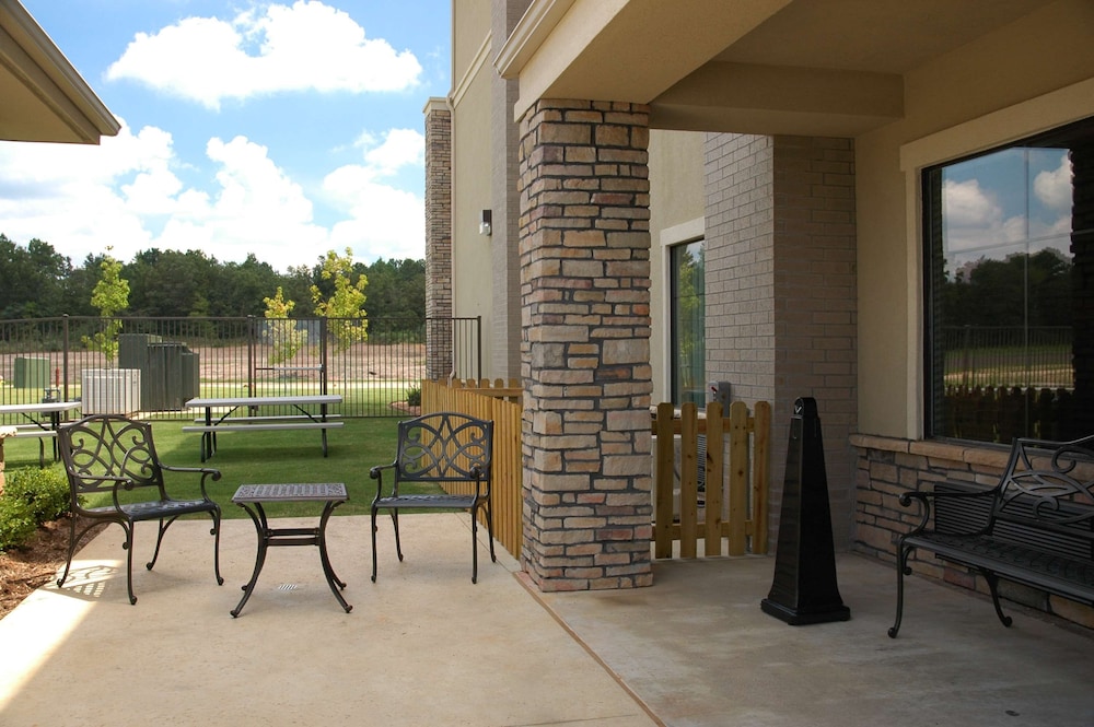 Best Western Plus Texarkana Inn & Suites 23/29