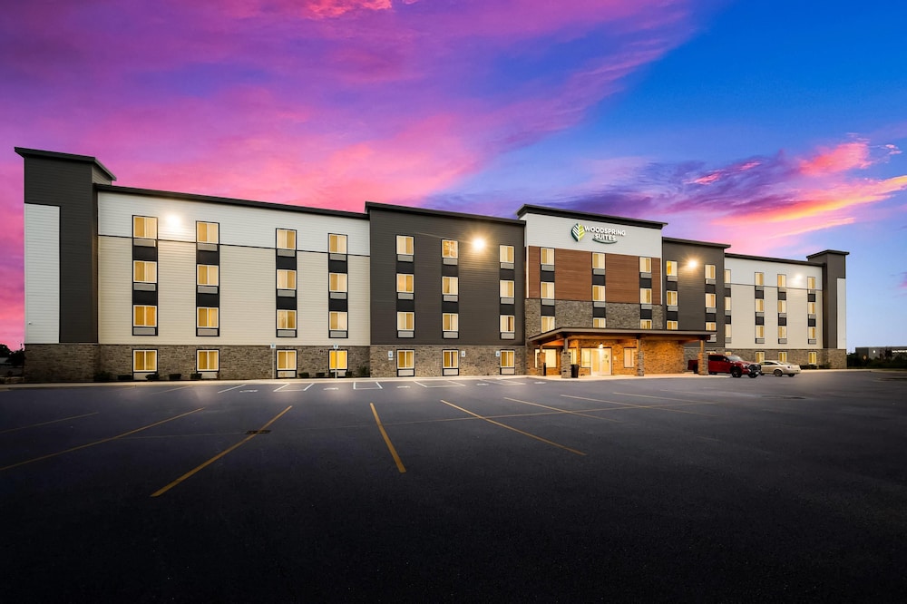 WoodSpring Suites Wixom - Novi 1/47