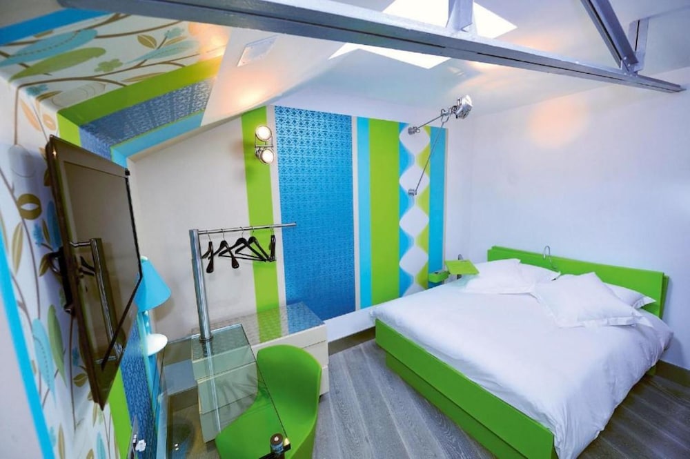 Hotel Le Dormeur Du Val 26/65