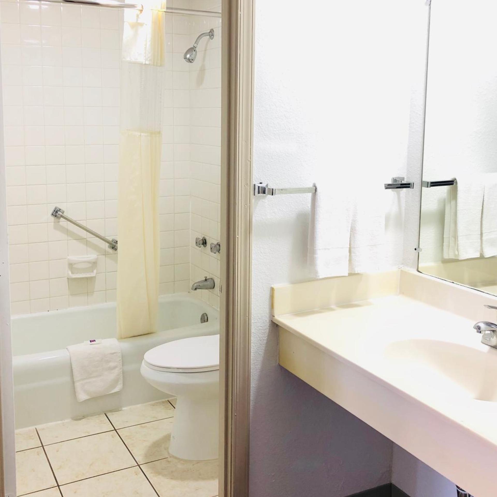 غرفة ديلوكس رباعية للمدخنين، Motel6 Falls Church, VA - Arlington Boulevard 10/10