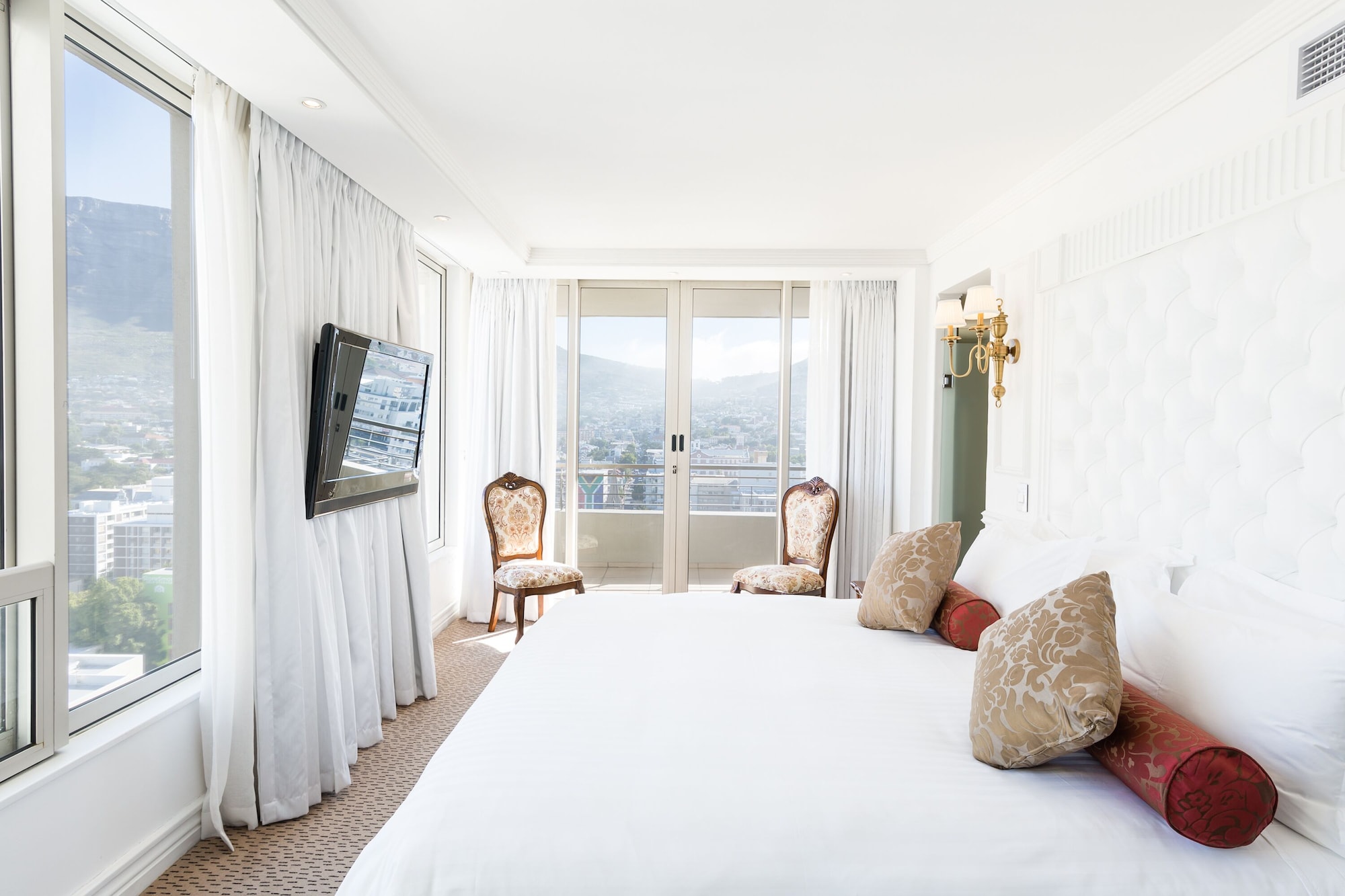 PRESIDENTIAL, SUITE