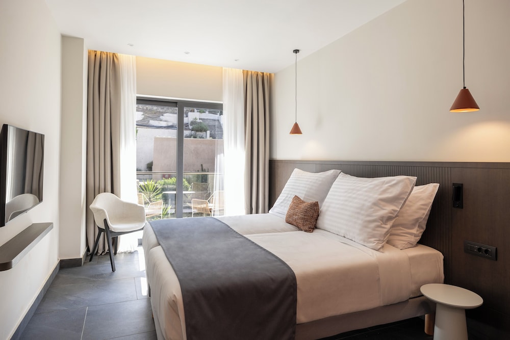 ROOM, DOUBLE BED, MOUNTAIN VIEW