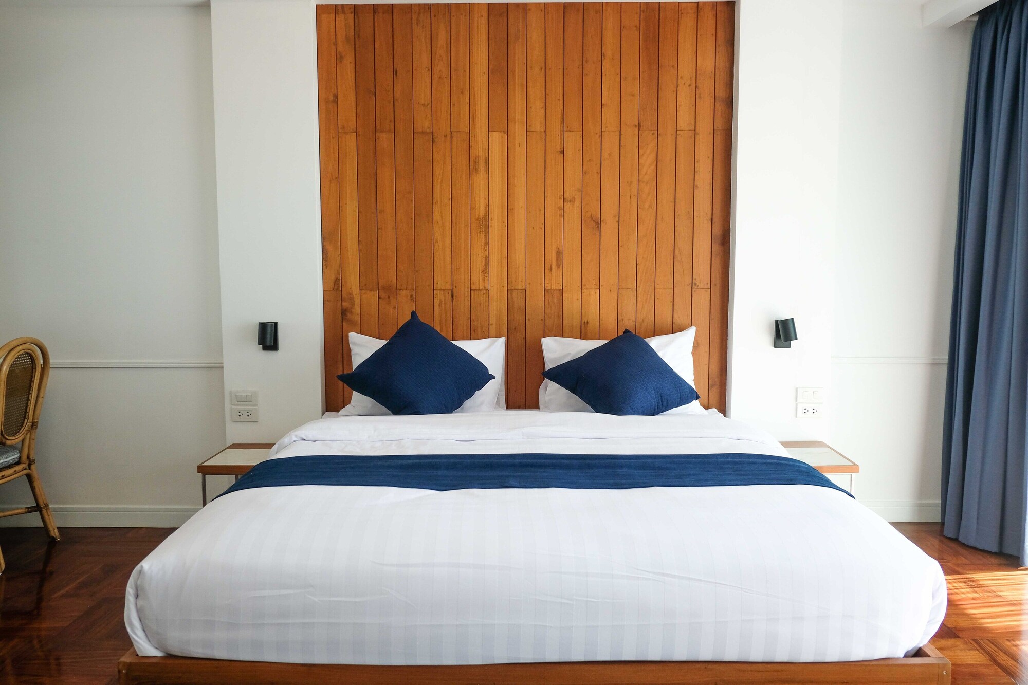 DELUXE, DOUBLE BED, POOL VIEW, BALCONY