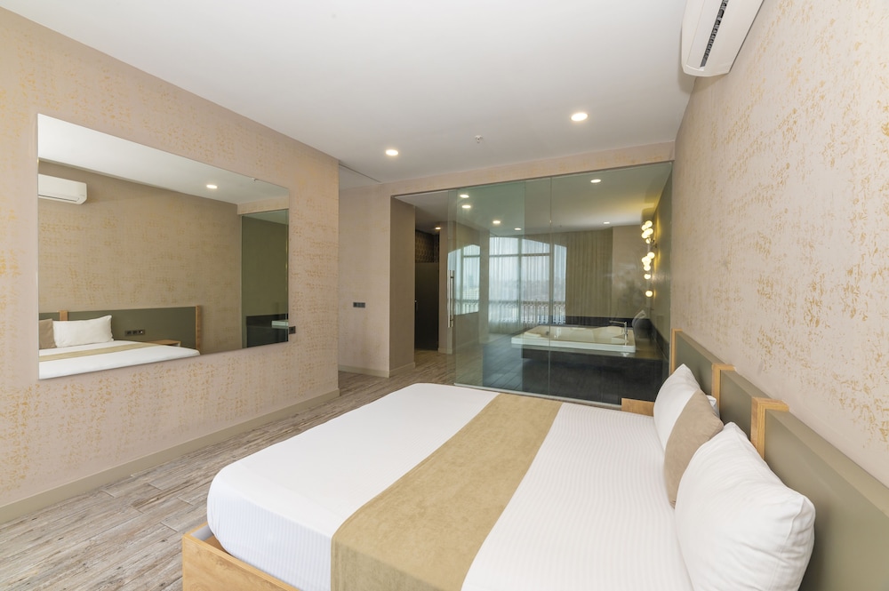 Agora Suites 18/67