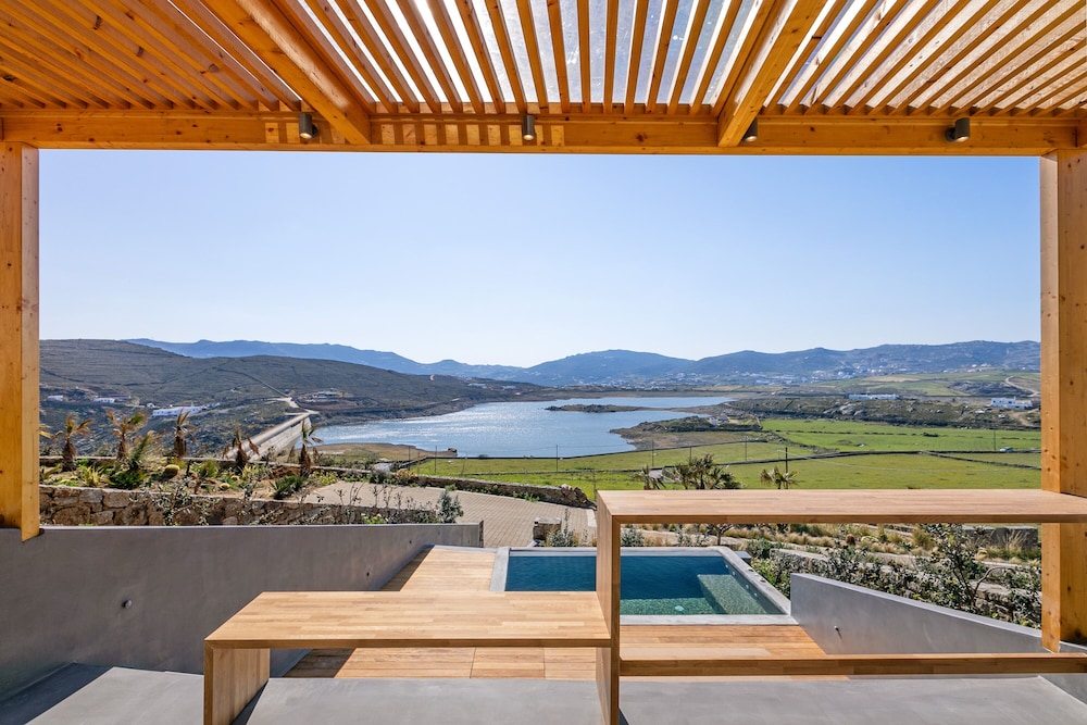 Panormos Bay Suites 22/48