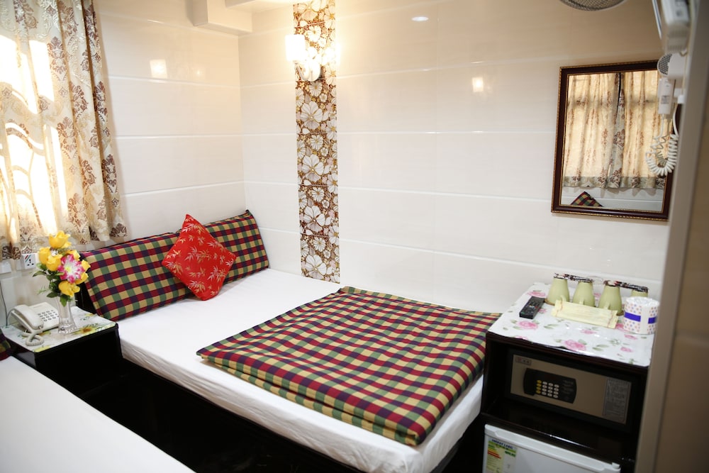 Holland Guest House 11/17