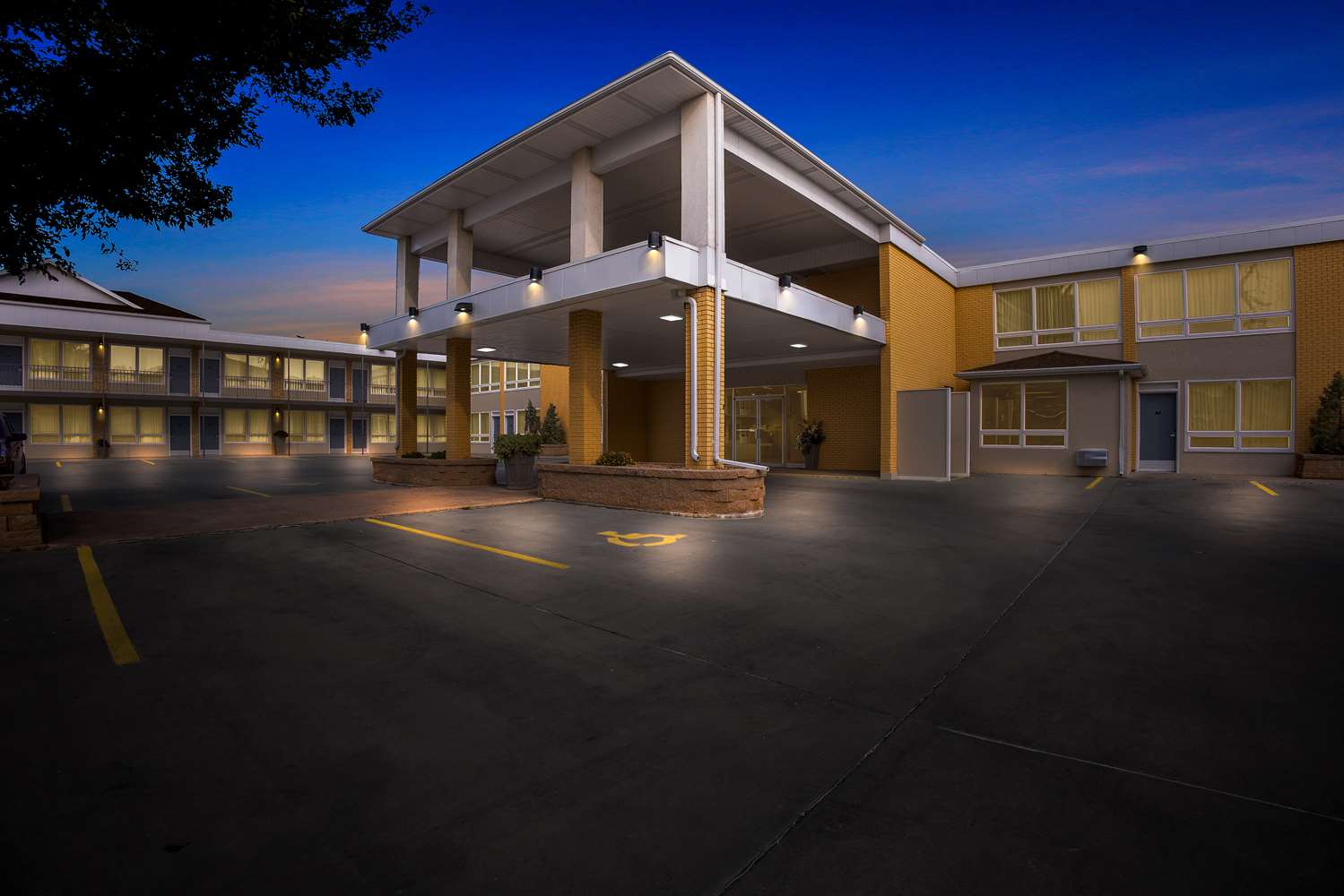 Best Western Lee's Motor Inn 2/19