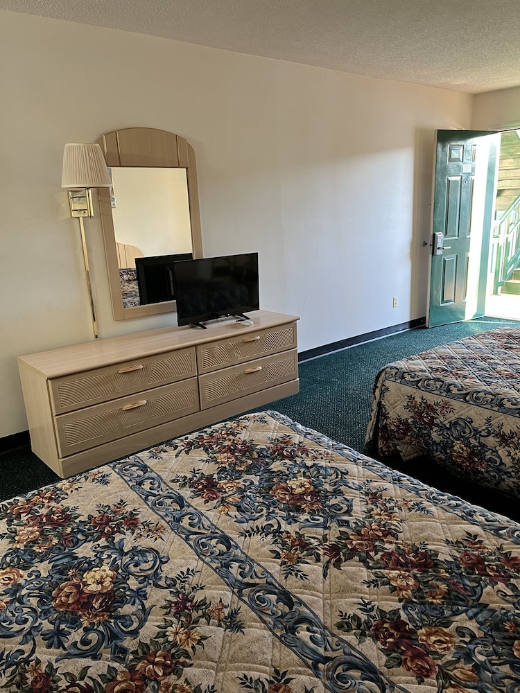 Garden Inn & Suites 20/53
