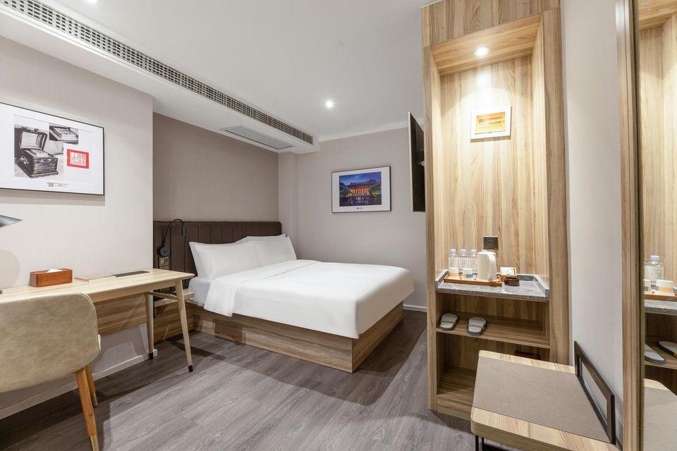 Room, Double Bed