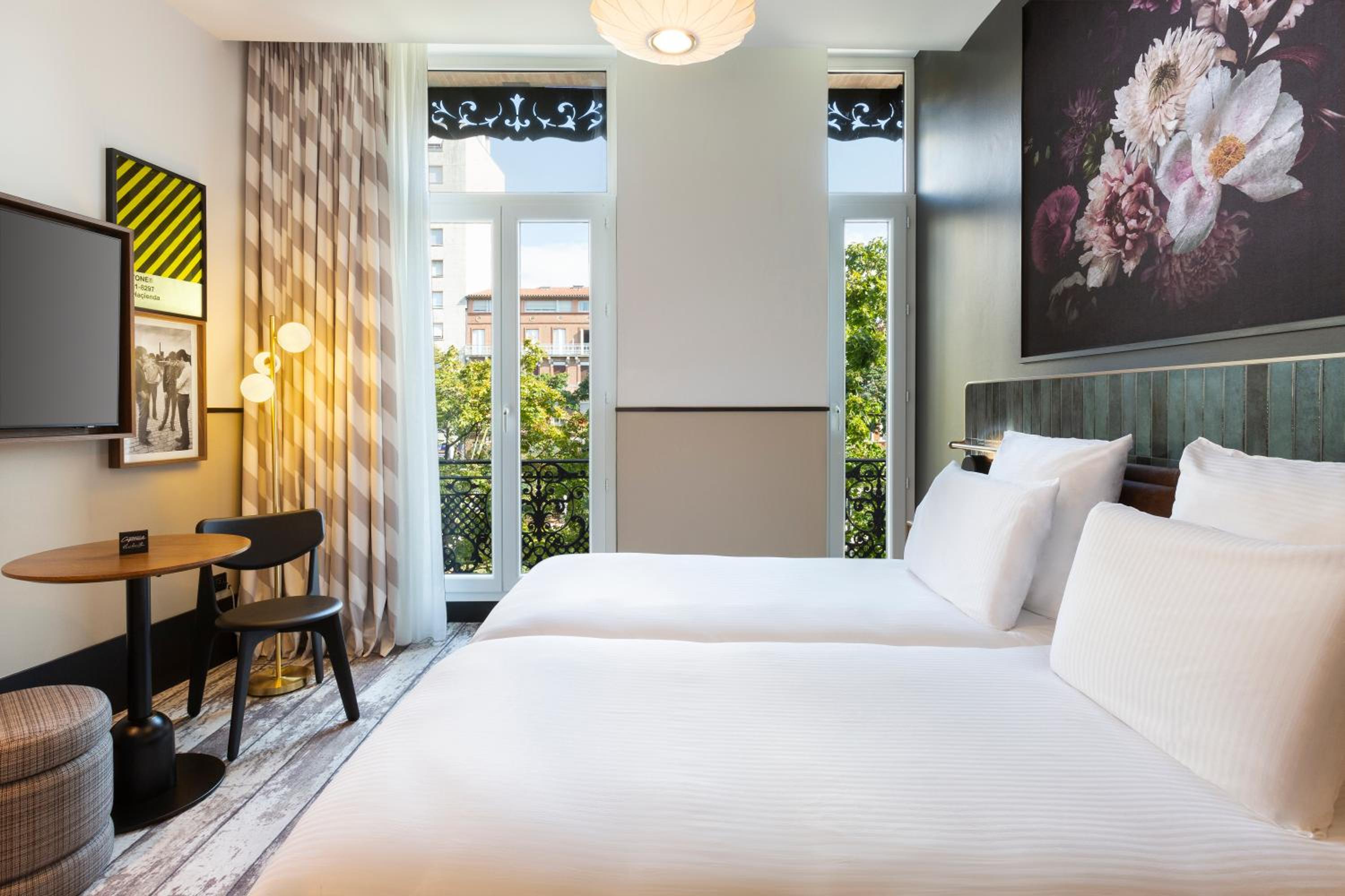 Adjoining, 2 Double Beds