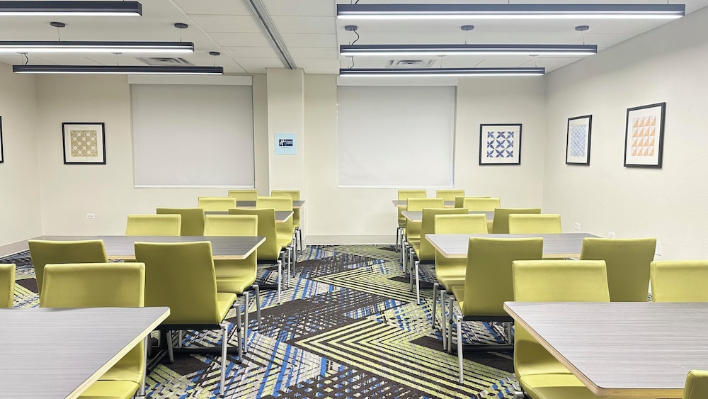Holiday Inn Express & Suites Prospect Heights 43/50