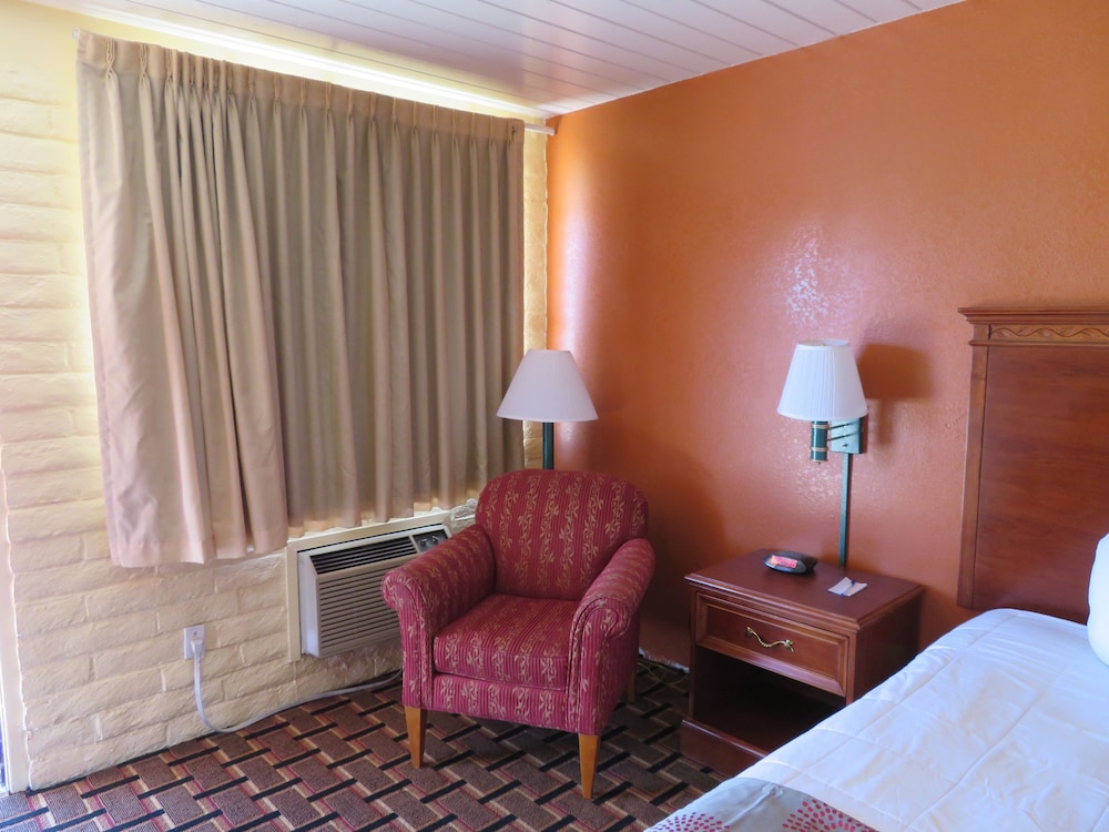 Royal Crest Inn Medford 20/28