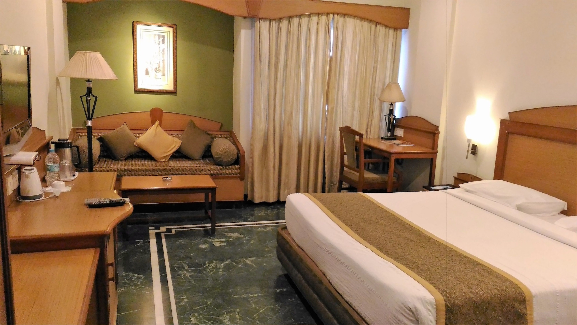 Tristar, Executive, King Bed