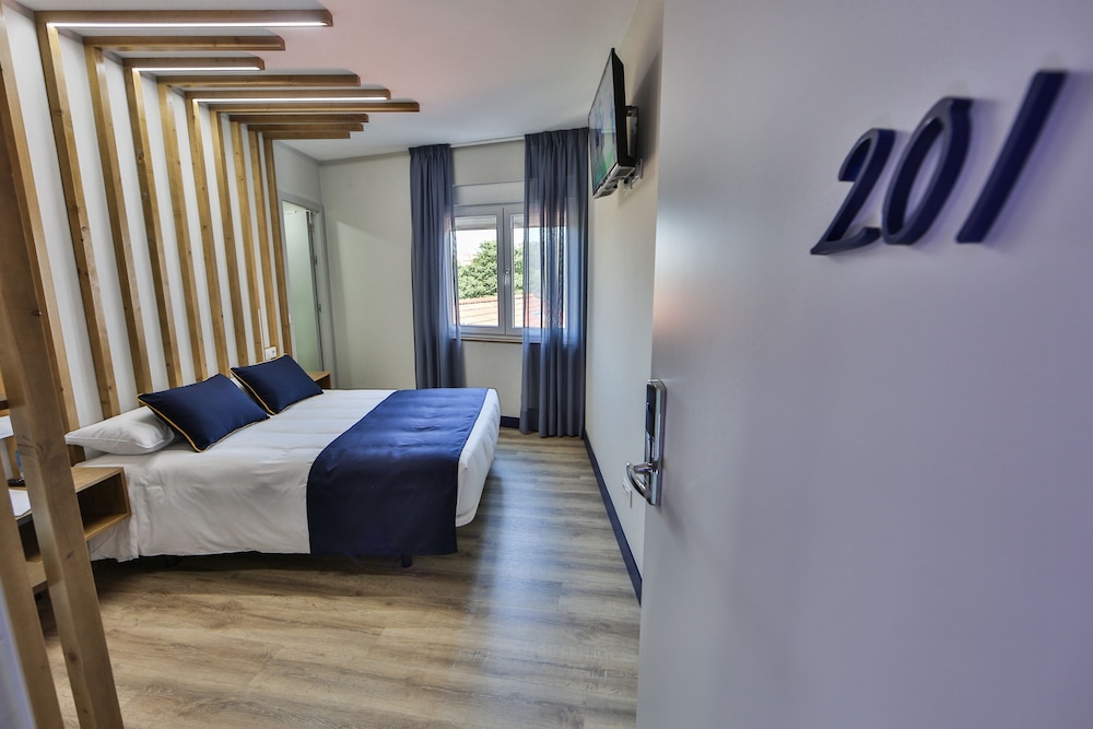 Hotel Playa De Camariñas 16/65