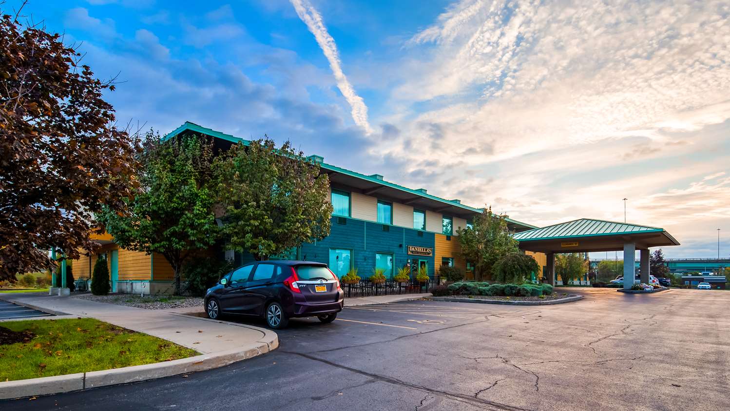 Best Western The Inn At The Fairgrounds 51/54