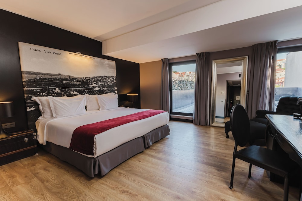DELUXE, DOUBLE OR TWIN BED, TERRACE