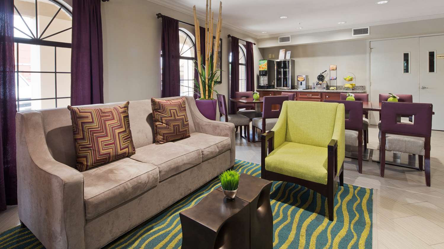 Surestay Hotel By Best Western Deer Park 18/31