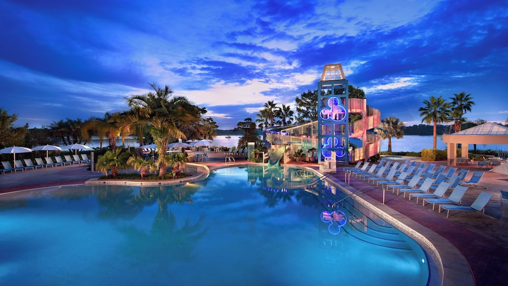 Disneys Contemporary Resort 42/50