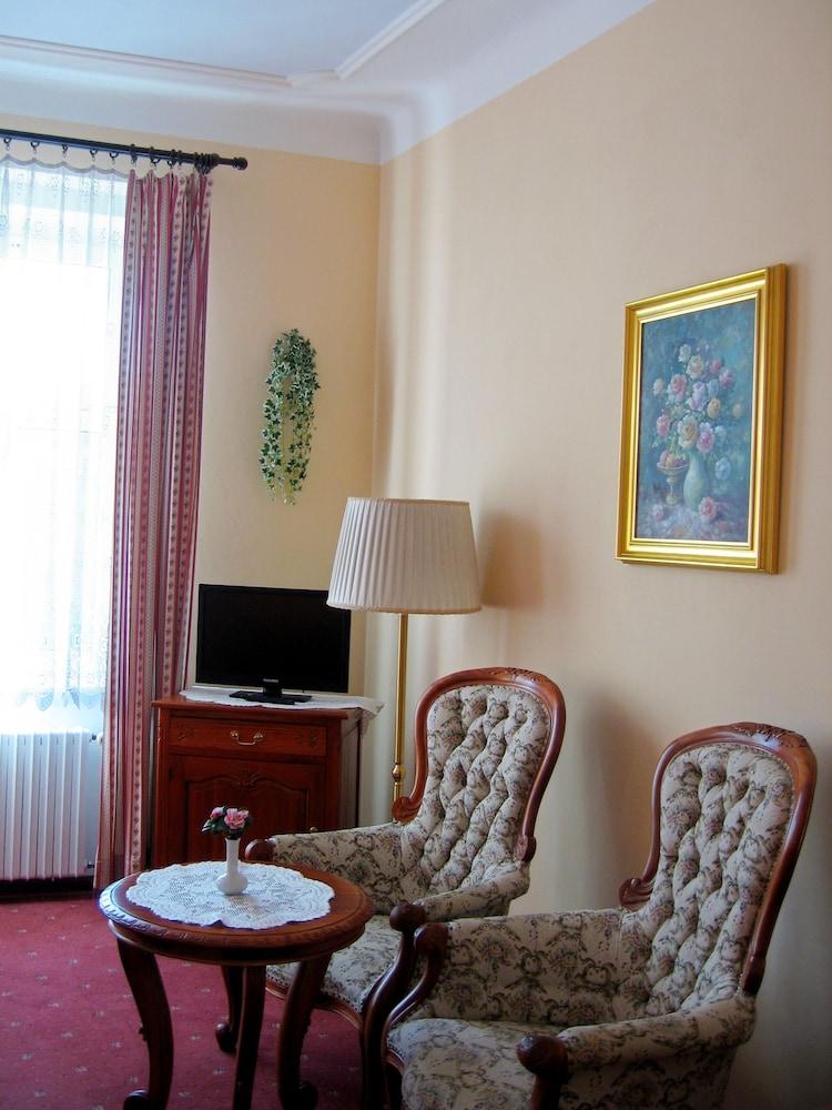Hotel Opera Prague 51/76