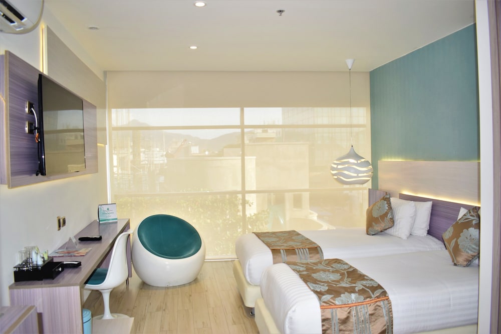 Catedral Plaza Hotel 24/73