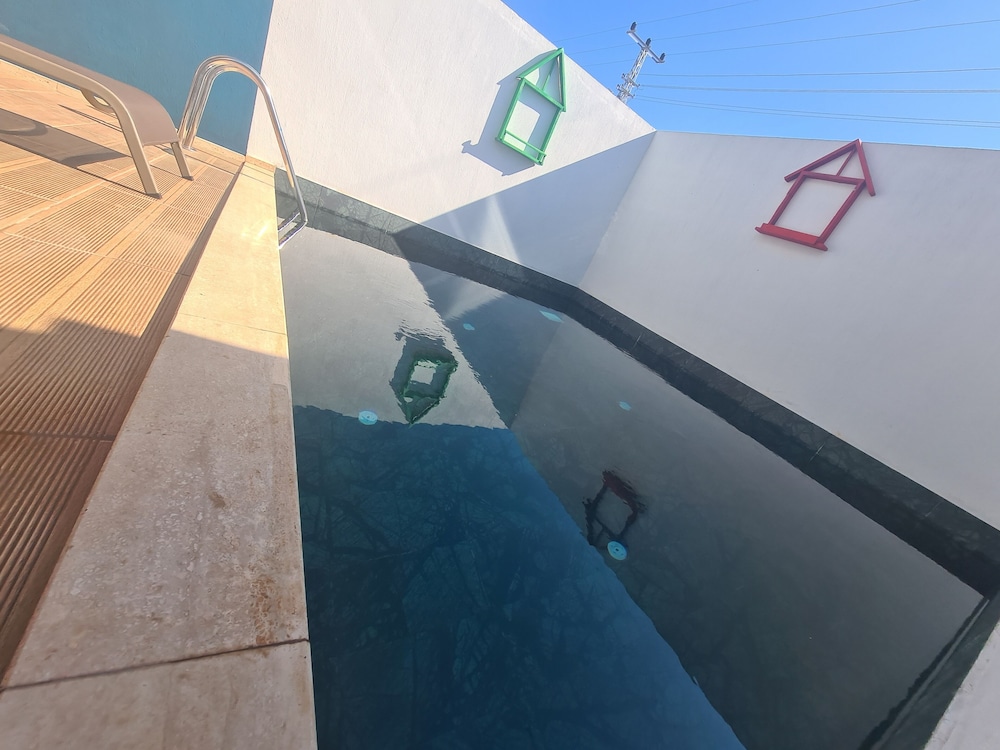 Villa Ay 48/48