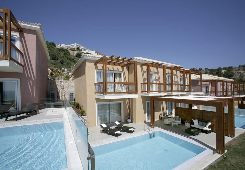 Apostolata Island Resort and Spa 68/71