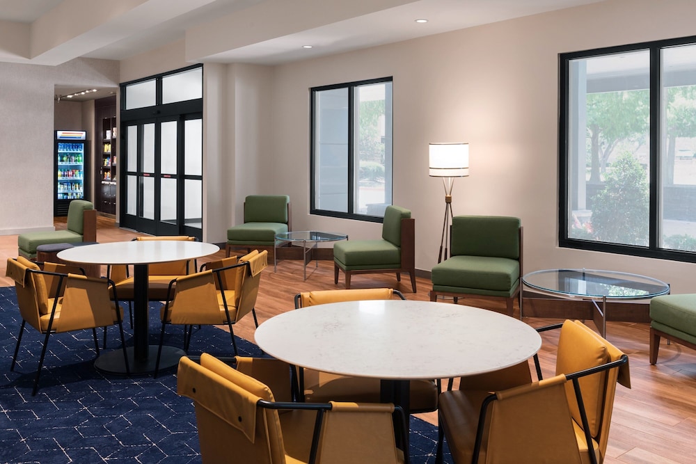 Courtyard By Marriott New Orleans Metairie 33/47
