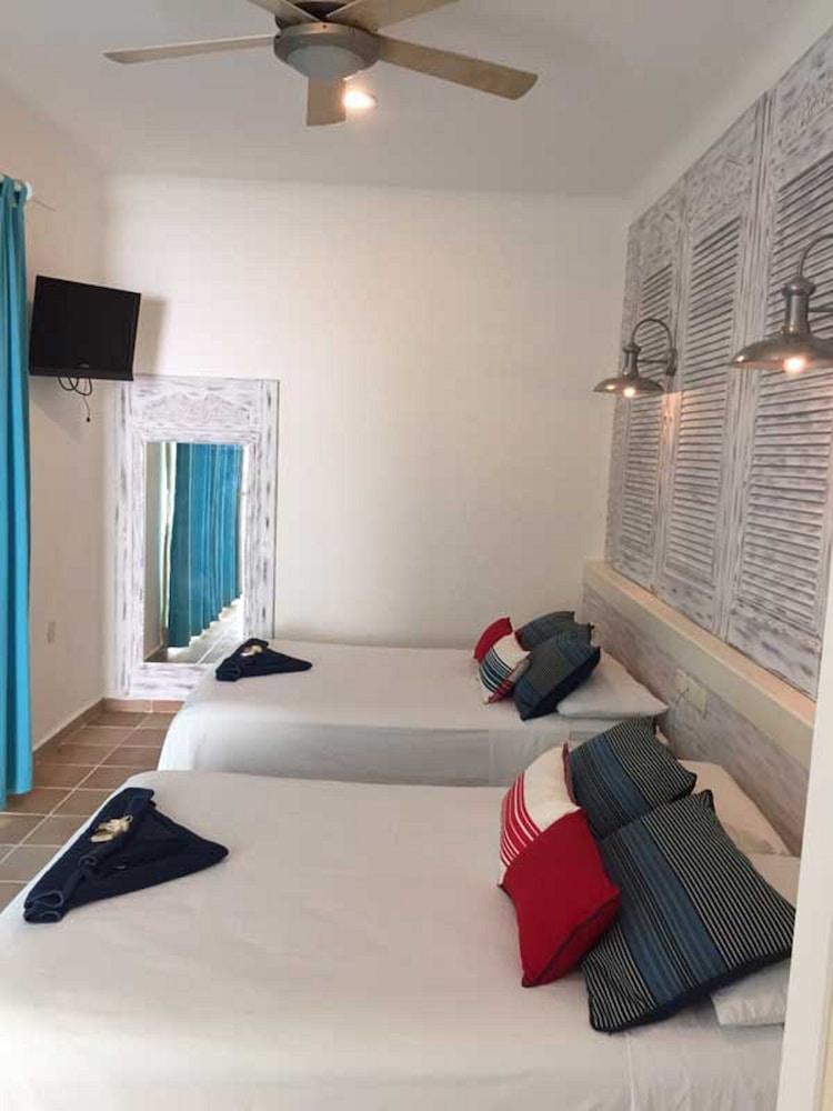 Coco Rio Hotel 20/50