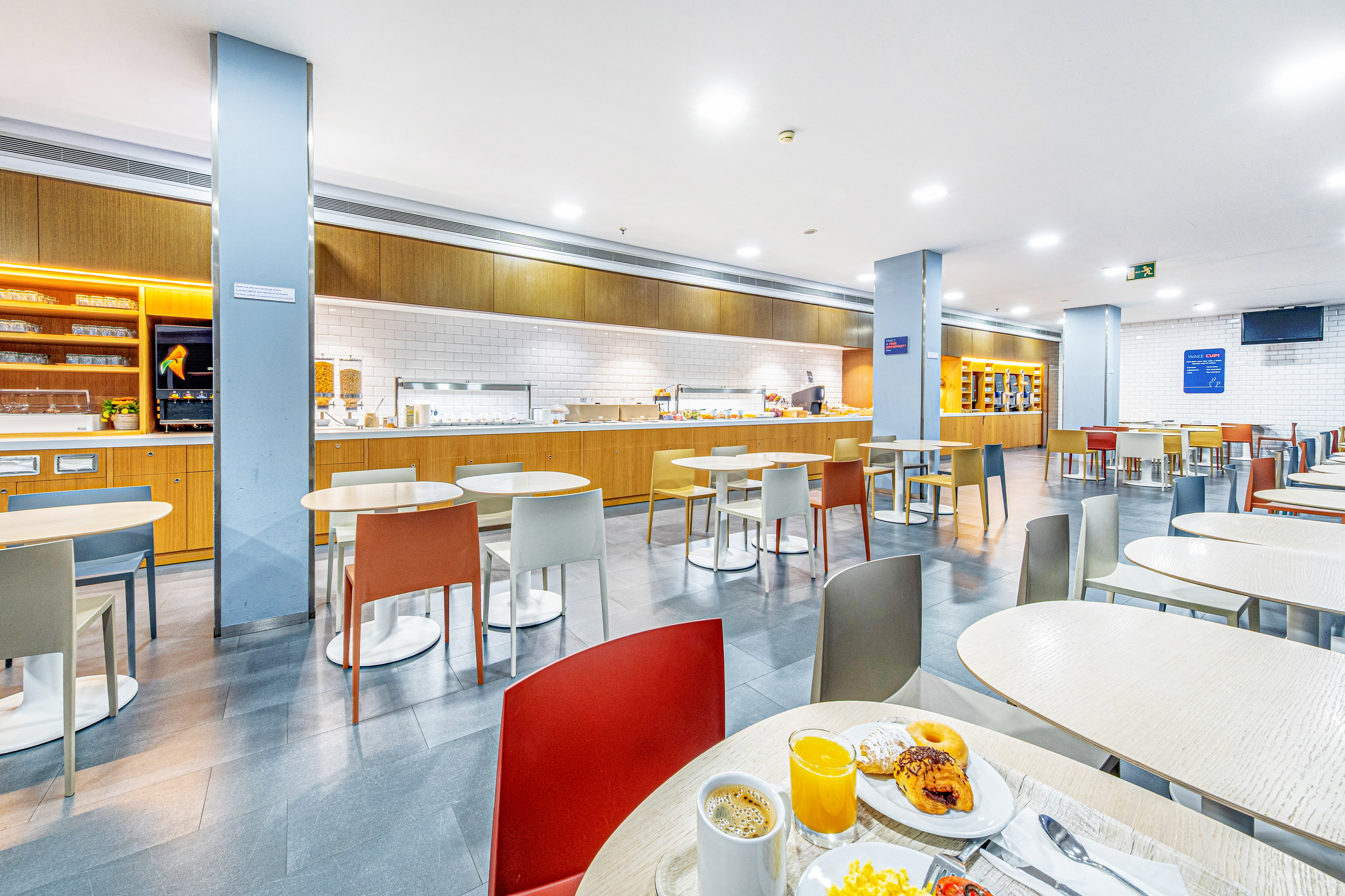 Holiday Inn Express Barcelona City 22at 51/72