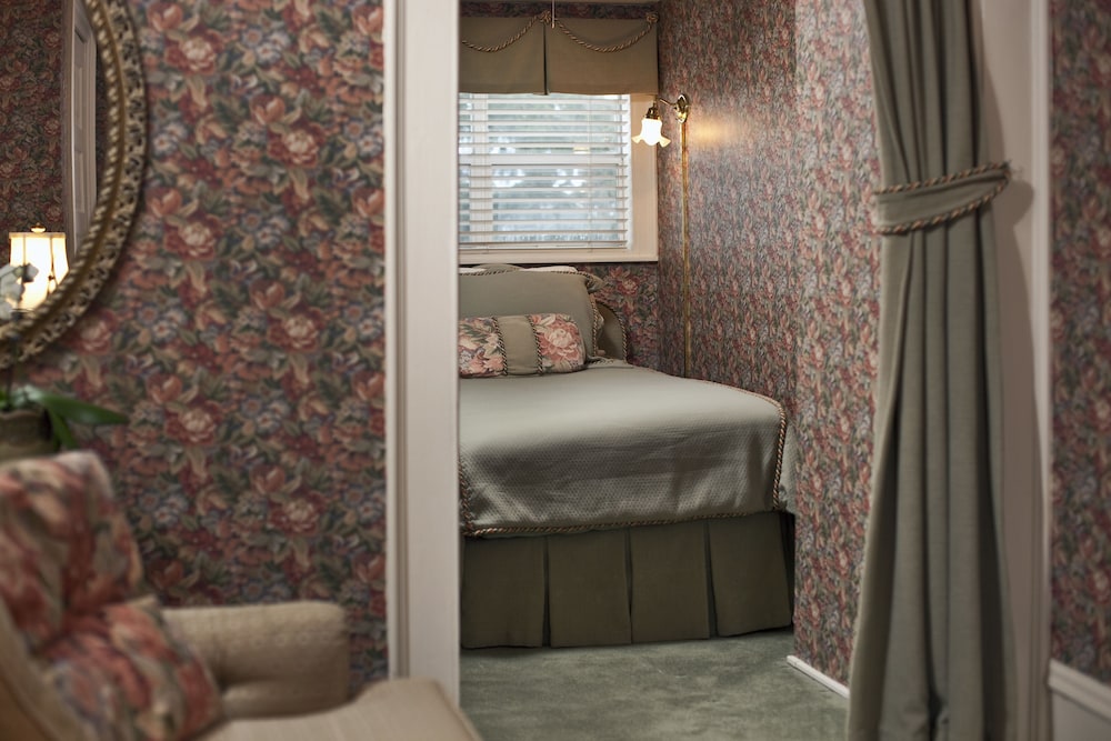 غرفة بسرير كوين وسرير فردي، Albemarle Inn 3/3