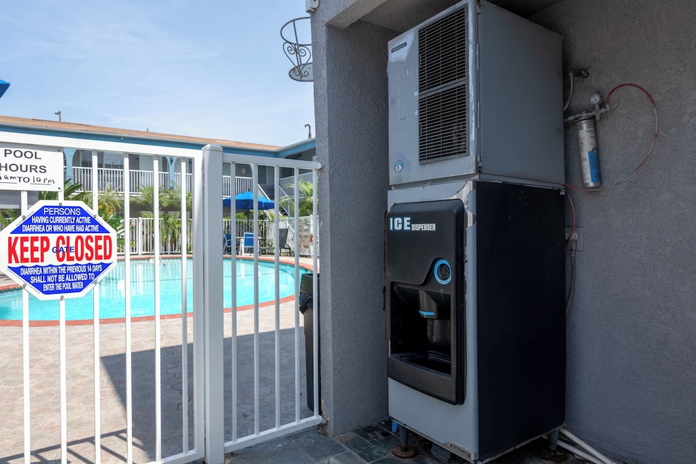 Hollywood City Inn 6/60