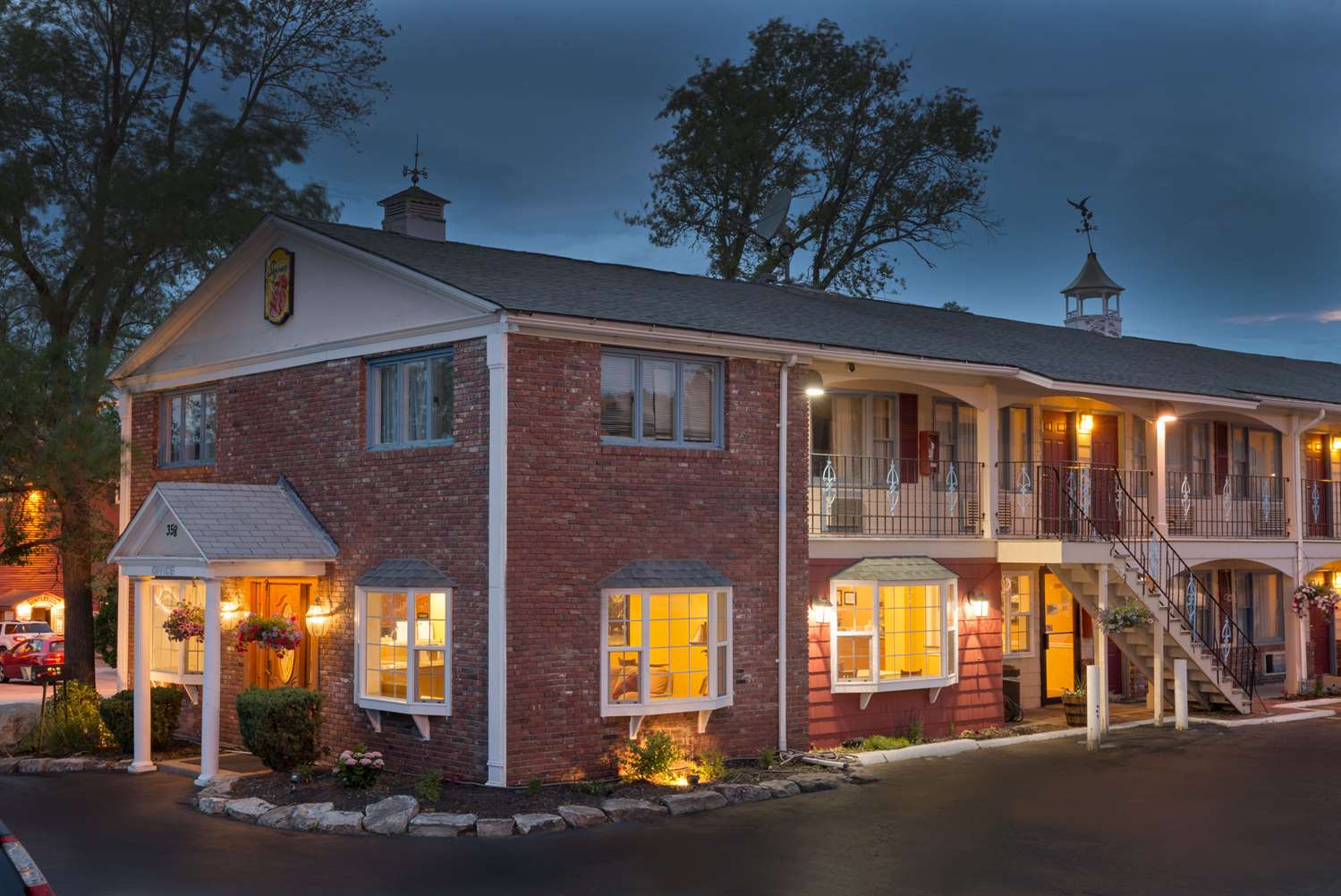 Super 8 By Wyndham Sturbridge 1/10