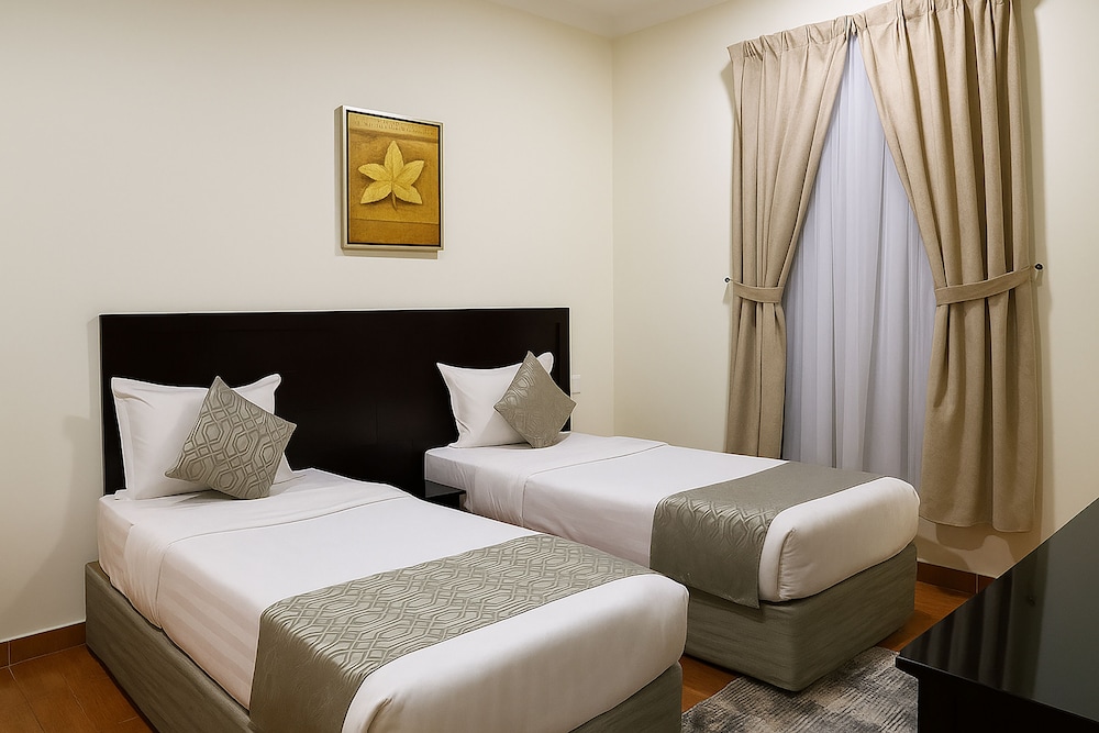DELUXE, SUITE, KING BED