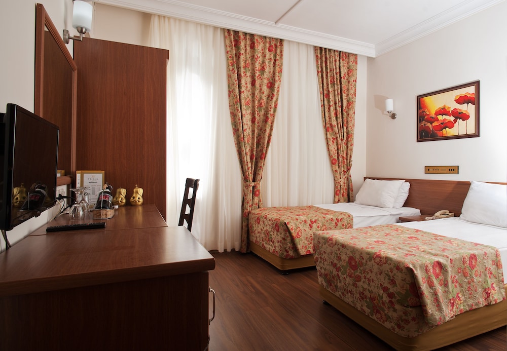 Triana Hotel 14/65