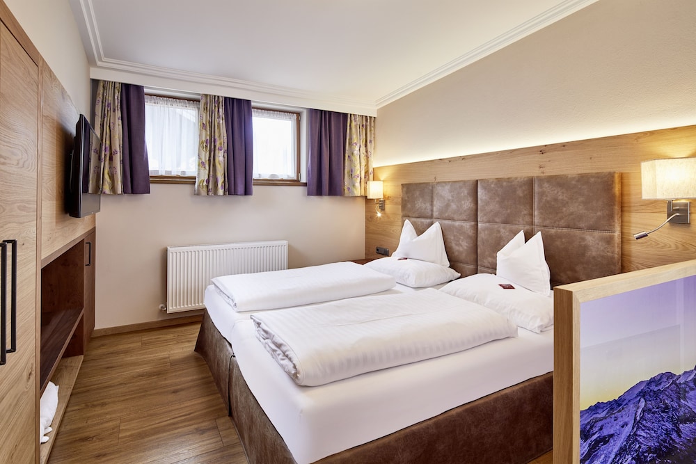 Hotel Neue Post 22/75