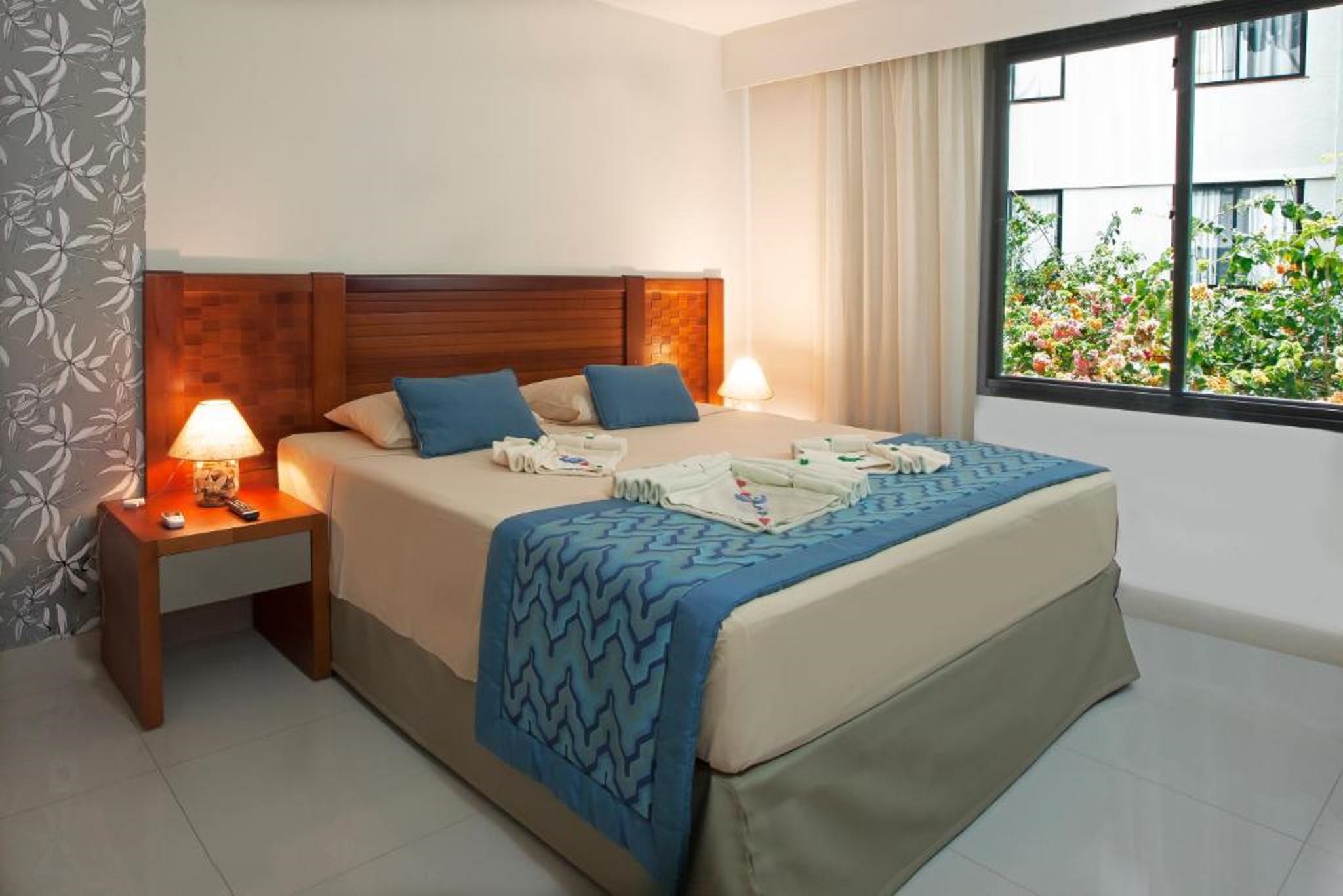 Master, Suite, Park and City View
