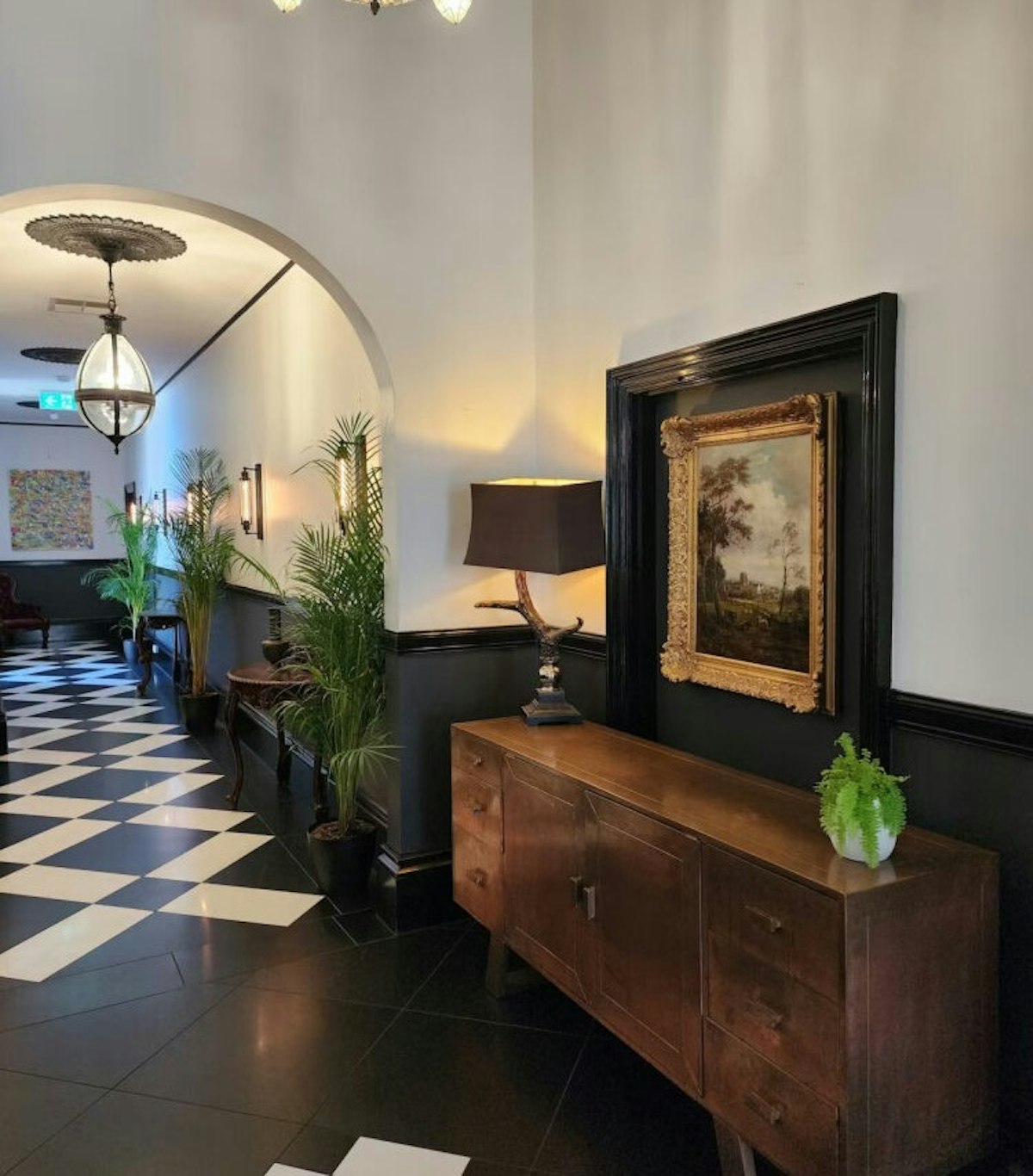 Macquarie Manor Hotel 4/11