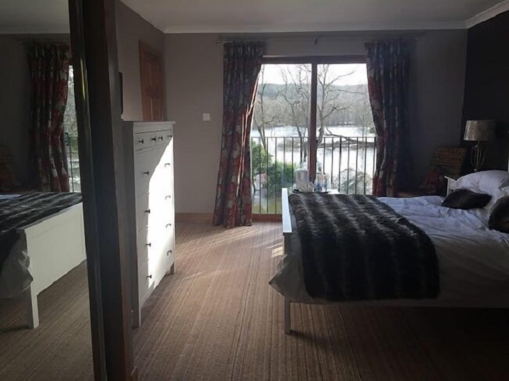 Riverside House 13/32