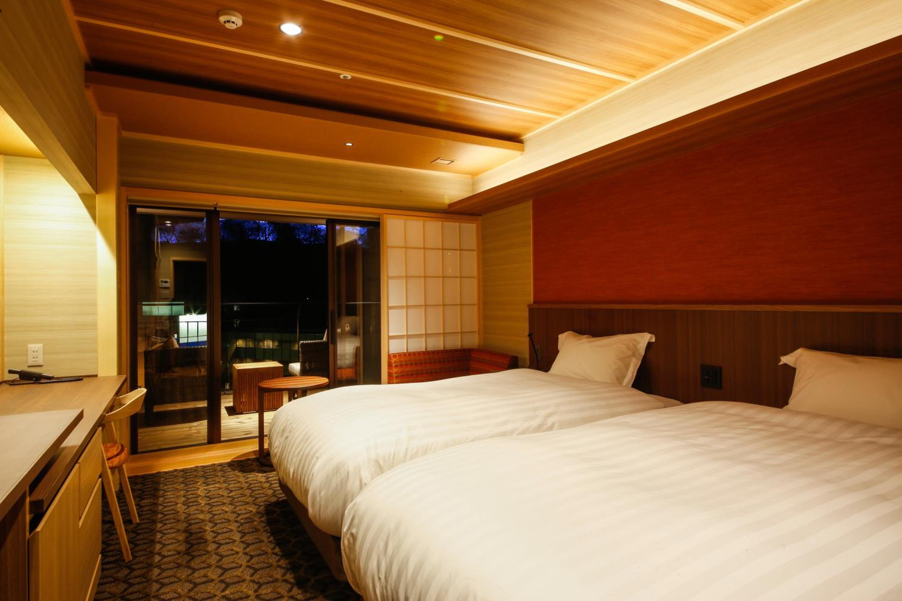 Moderate, Twin Beds, Terrace
