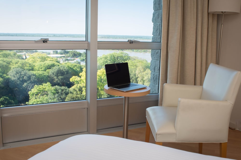 Maran Suites And Towers 33/52