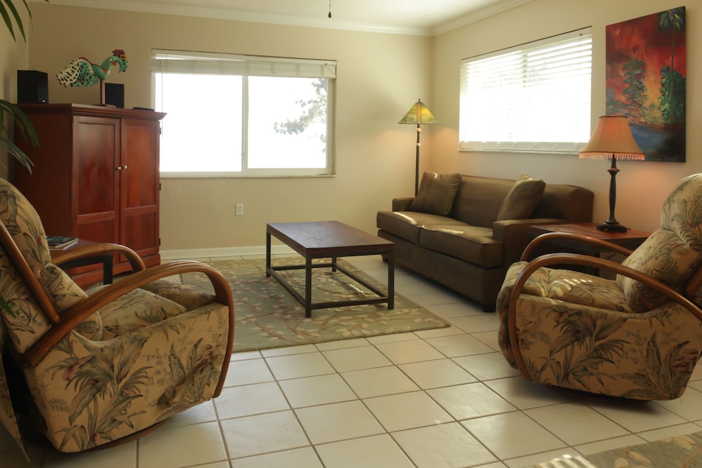 Beach Place Guesthouses 46/74
