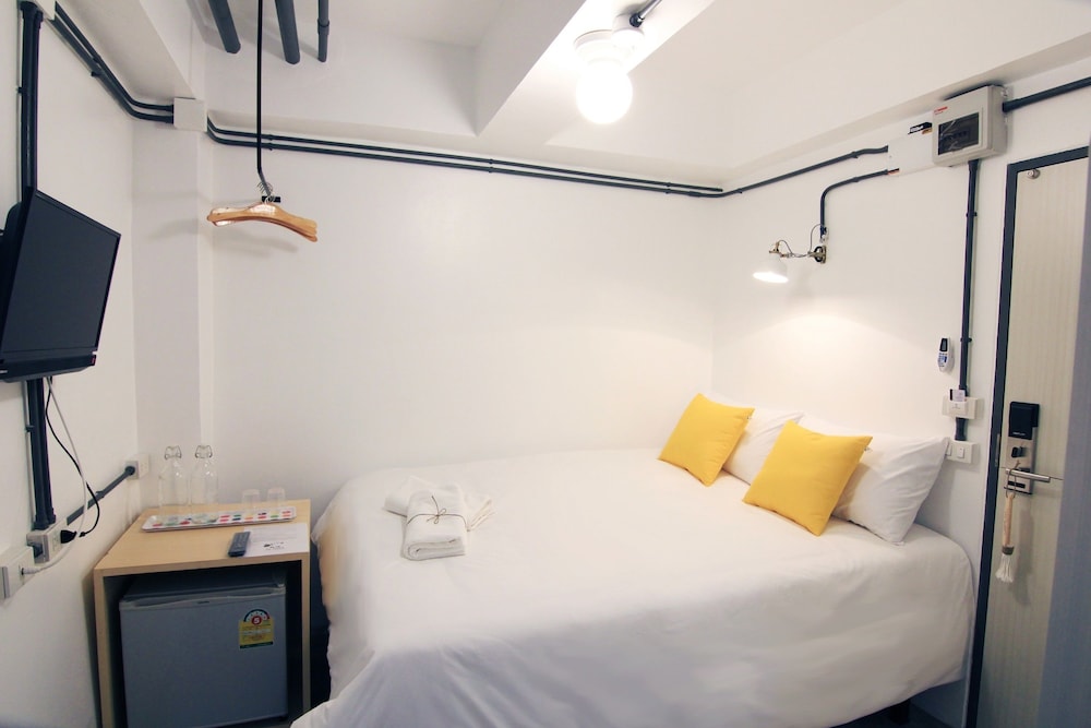 DOUBLE BED