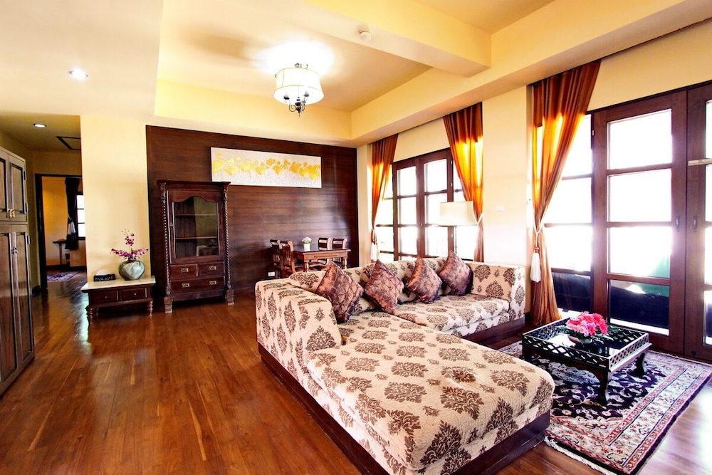 Shewe Wana Suite Resort 48/72