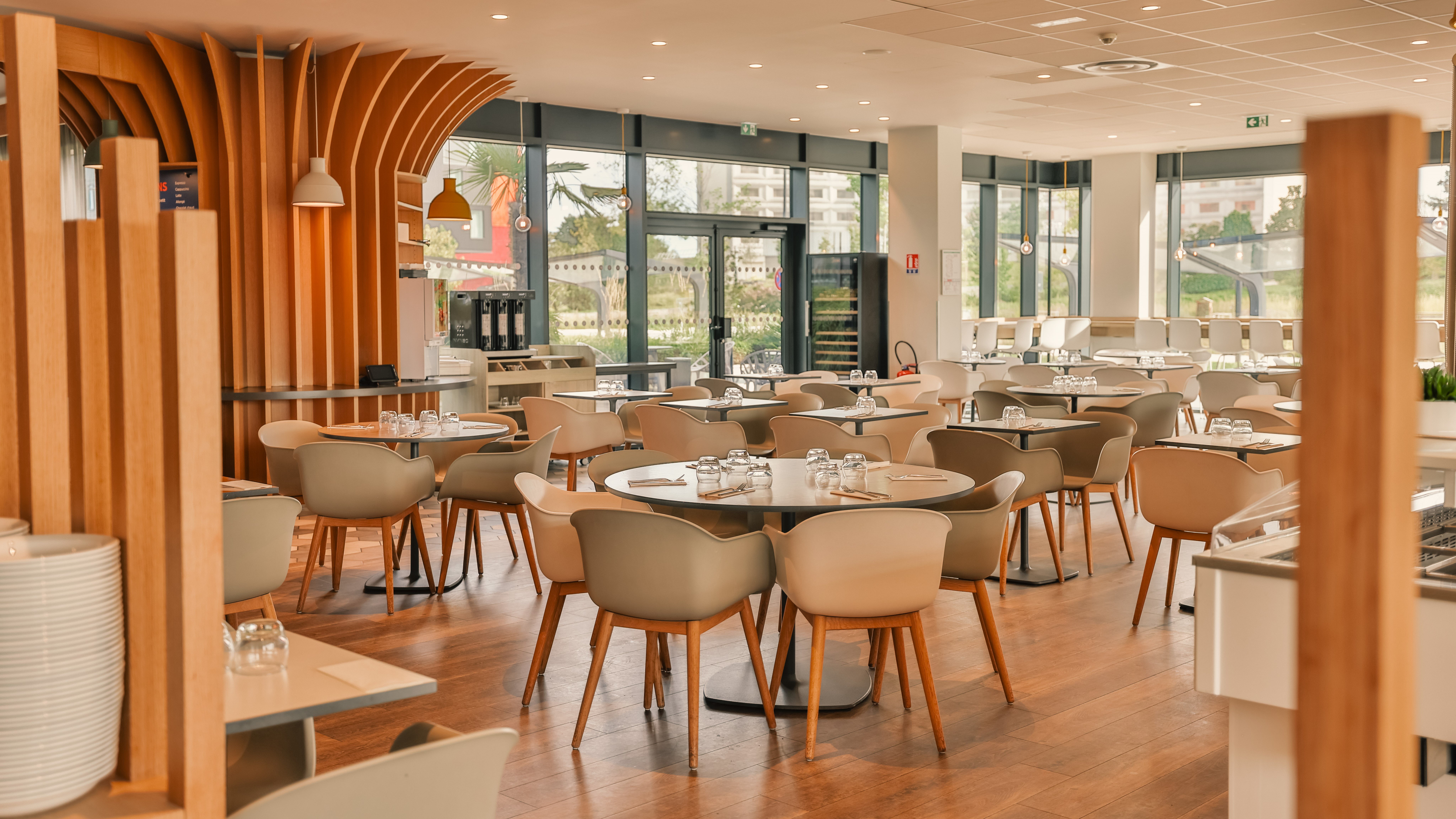 HOLIDAY INN EXPRESS PARIS - CDG AIRPORT 47/70