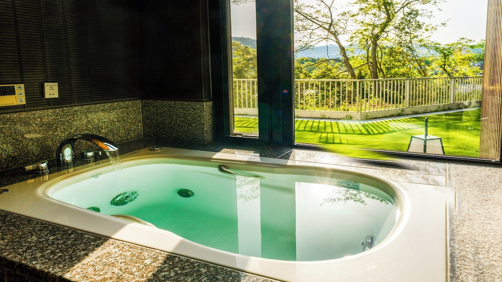 Kamenoi Hotel Ome (ex. Kanpo No Yado Oume) 28/48
