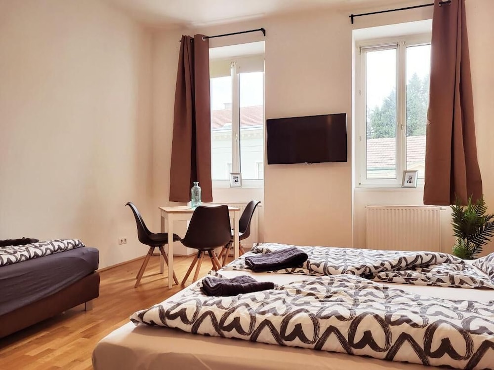 Real Living Apartments Vienna - Floridsdorfer 12/24